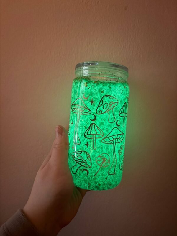 Világítós gomba mintájú pohár